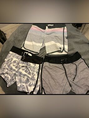 25 item bundle for sale! No splitting items from the bundle.